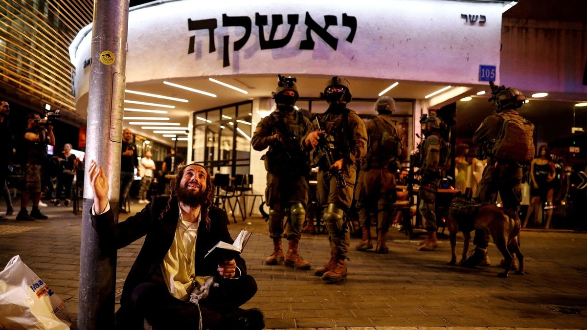 Střelba v Tel Avivu si vyžádala dva mrtvé. Zastřelen byl i pachatel